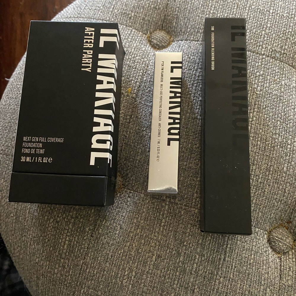 NIB - IL MAKIAGE foundation, concealer, brush bundle! NEW IN BOXES!